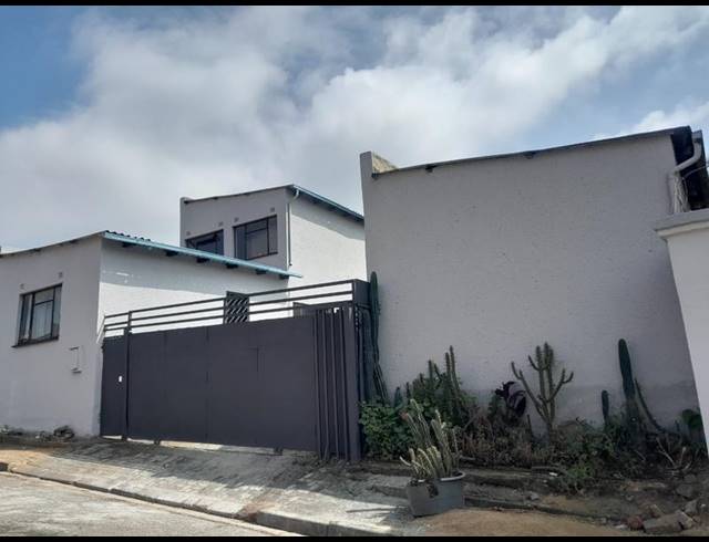 7 BEDROOM HOUSE FOR SALE IN VREDEDORP
